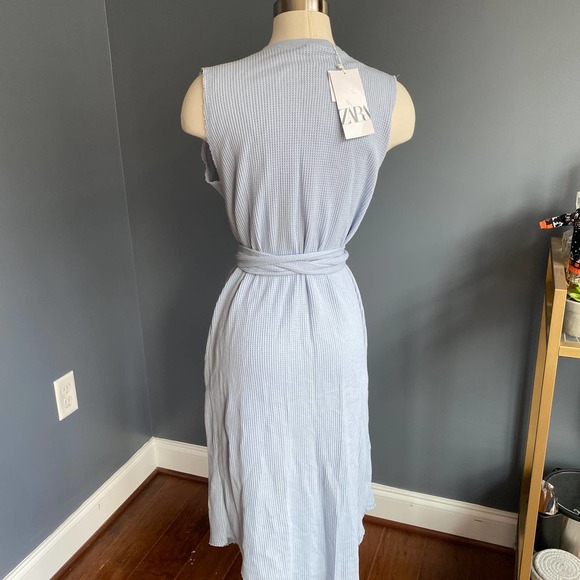 Zara light blue textured weave midi dress with button down front and waist tie - Picture 3 of 10